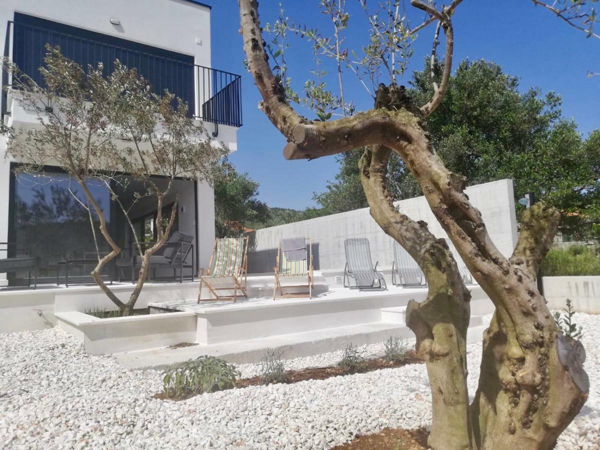 Domo Oliveto Villa Vinišće Exteriör bild