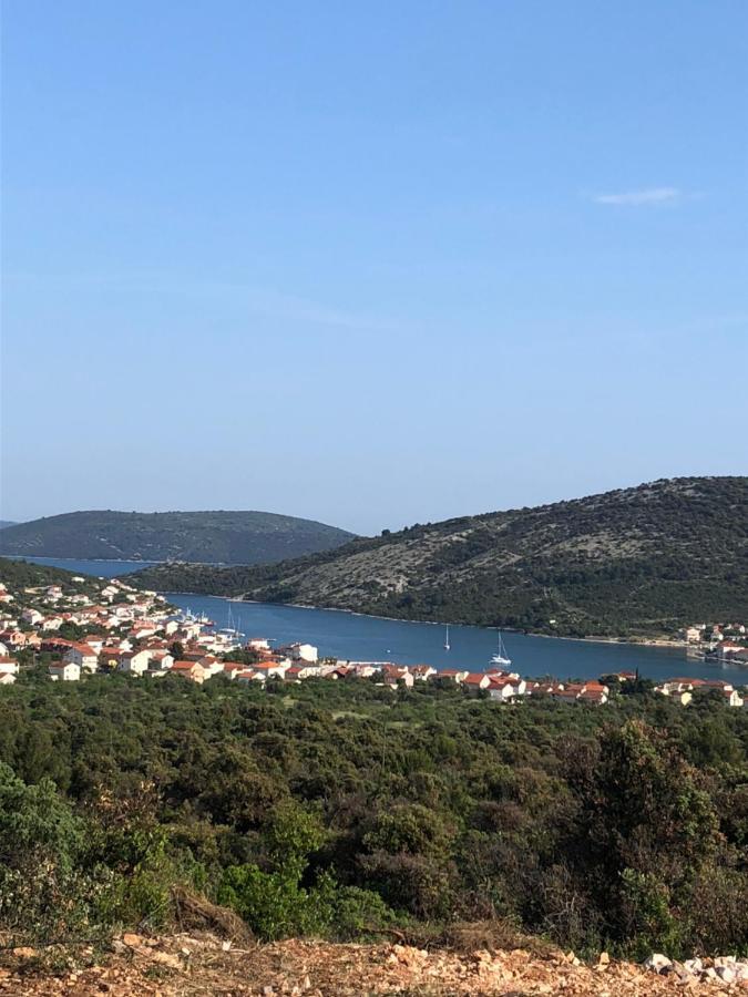 Domo Oliveto Villa Vinišće Exteriör bild