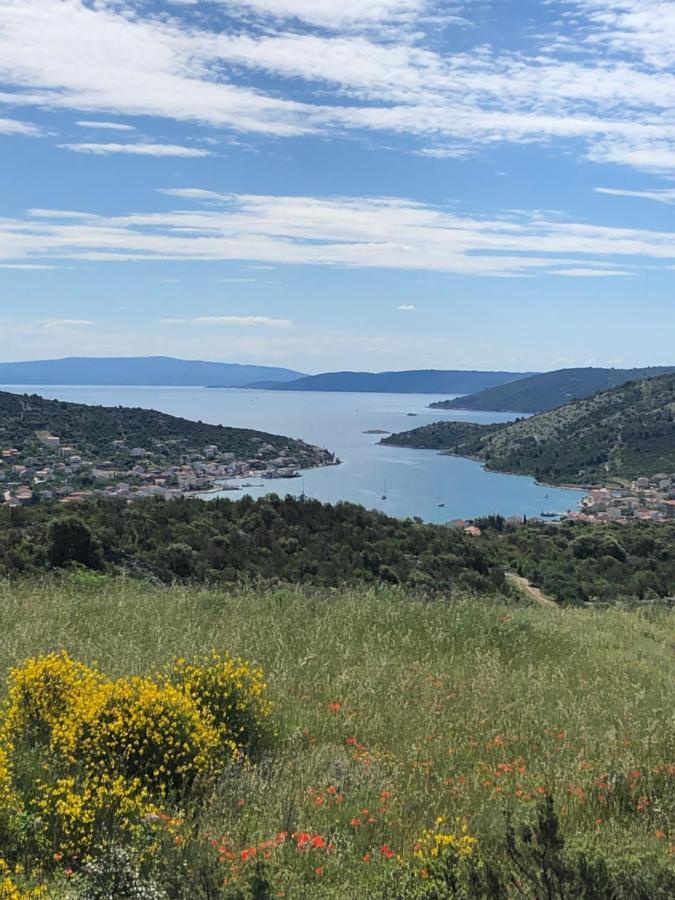 Domo Oliveto Villa Vinišće Exteriör bild