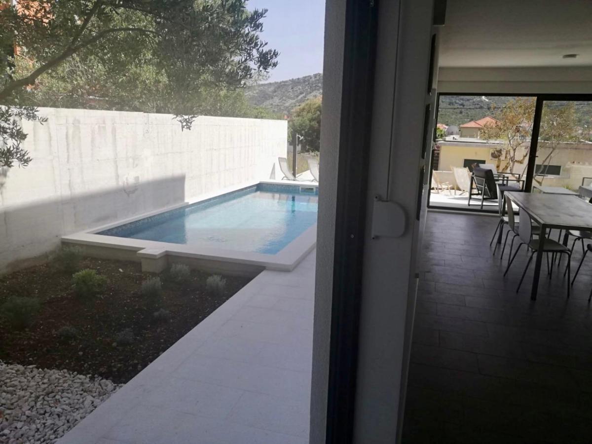 Domo Oliveto Villa Vinišće Exteriör bild