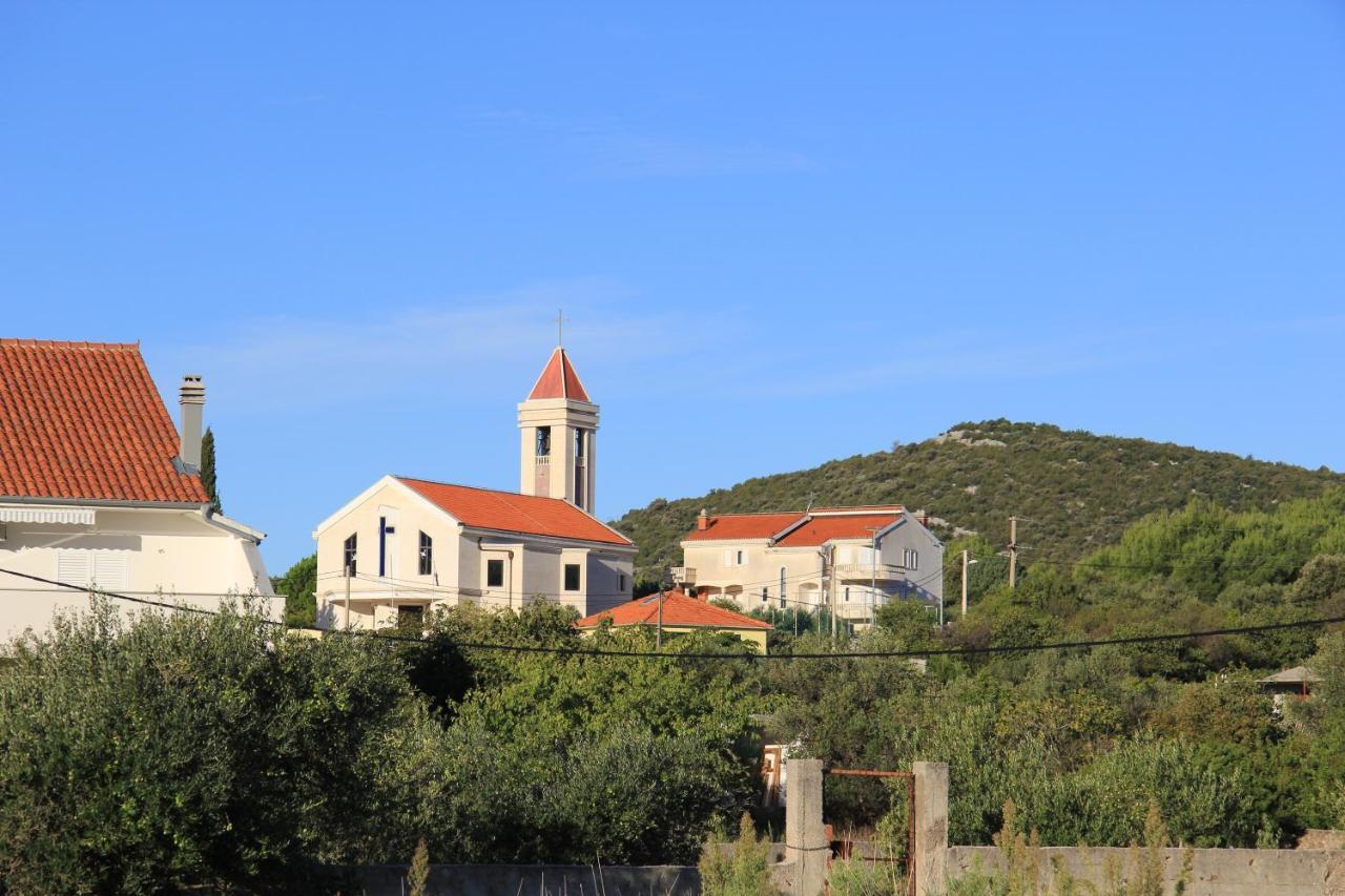 Domo Oliveto Villa Vinišće Exteriör bild
